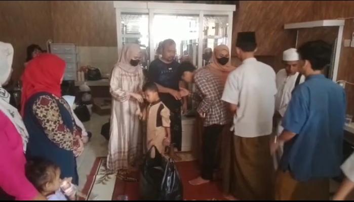Santunan Yatim Warnai Grand Opening Yan's Hair & Beauty Care