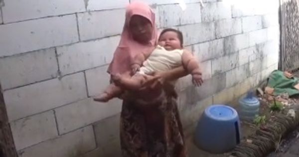 Bayi 7 bulan di bekasi obesitas