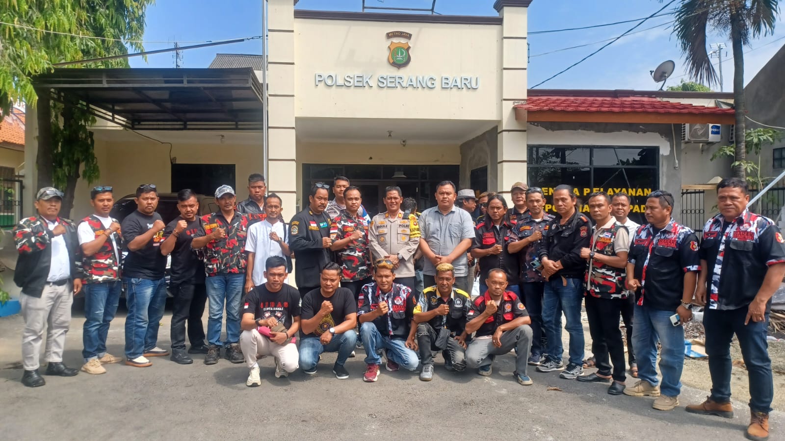 Kapolsek Serang Baru Laksanakan Giat Silahturahmi serta Himbauan Kamtibmas kepada Ormas