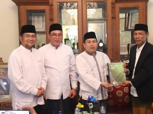 BN Holik-Faizal Bangun Kemitraan Strategis, Kunjungi Attaqwa Pusat dan Ziarah ke Makam KH. Noer Alie