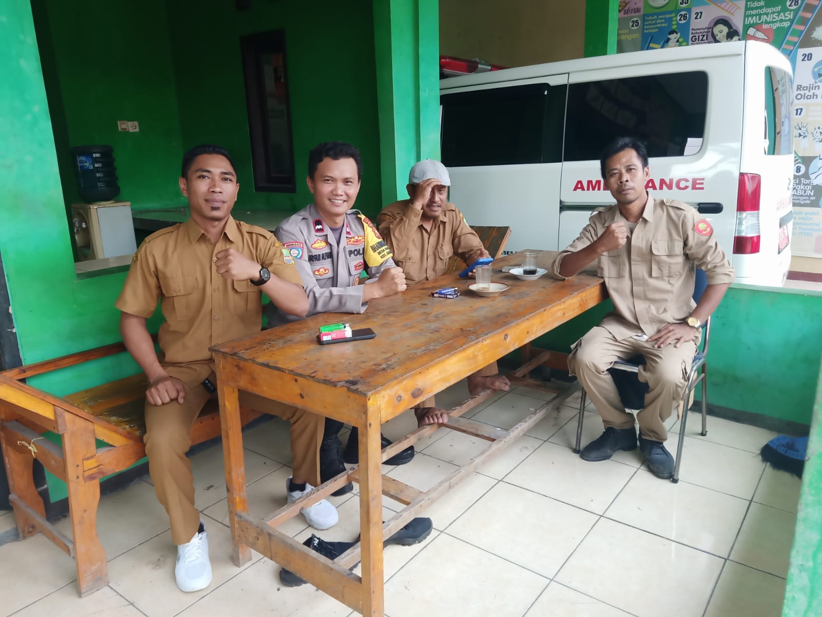 Gelar Cooling System, Polsek Serang Baru Ajak Pihak Desa Jaga Situasi Tetap Kondusif Jelang Pilkada 2024