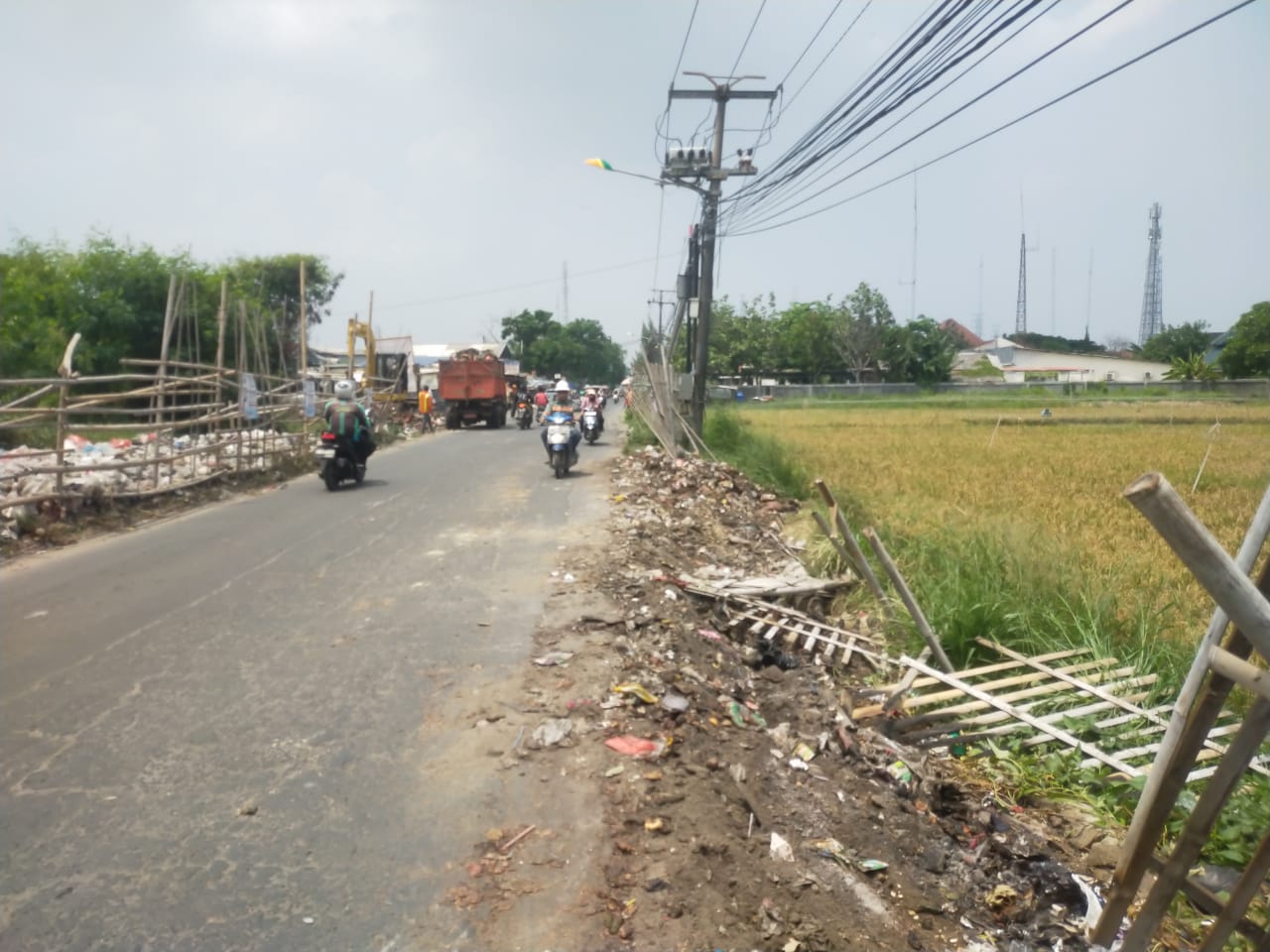 Sigap Atas Keluhan Masyarakat, UPTD Persampahan Wilayah I Angkut Gunungan Sampah