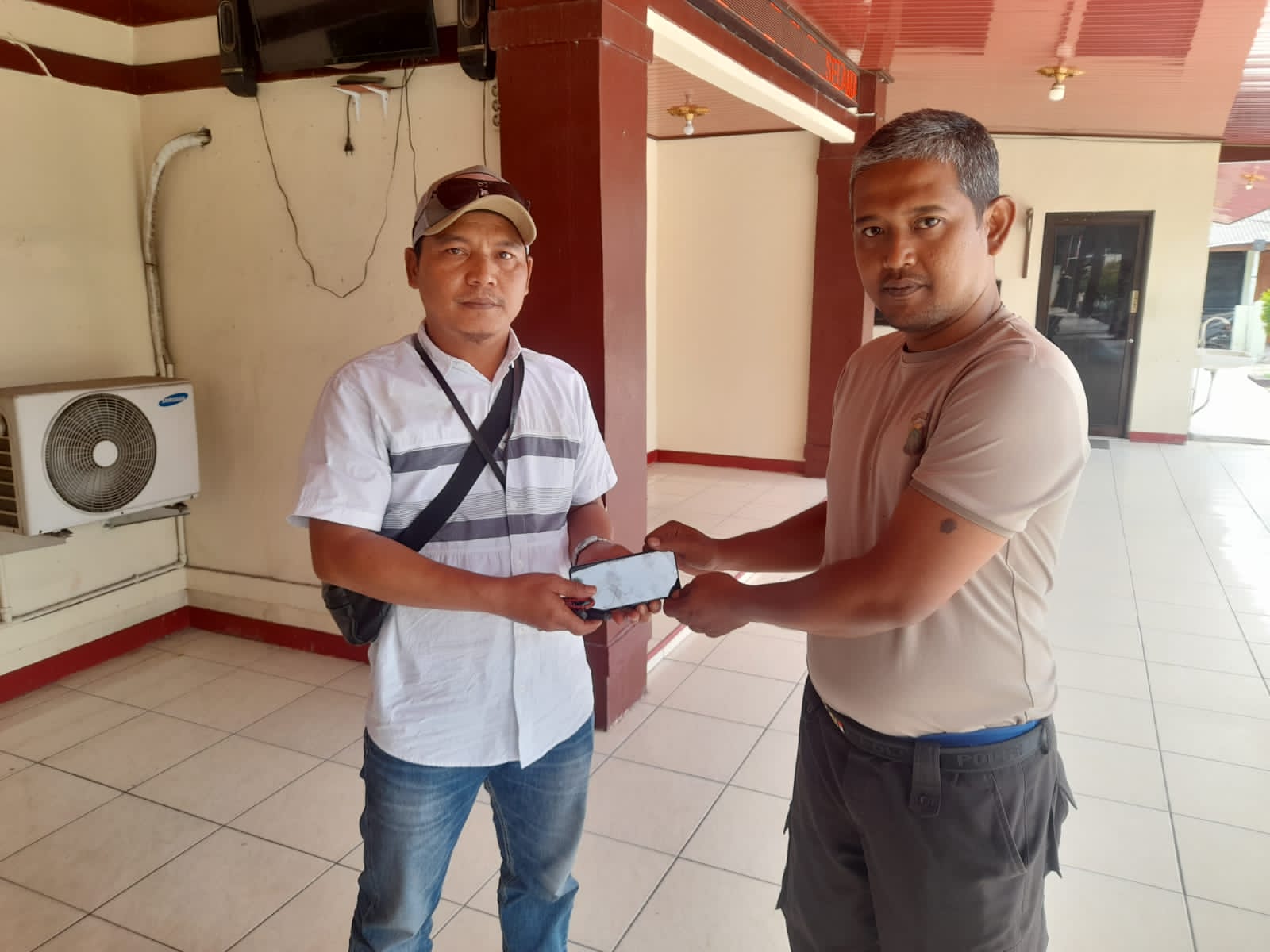 Keluarga Korban Laka Tunggal Sampaikan Terima Kasih kepada Polsek Tarumajaya