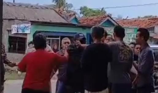 Modus Minta Sumbangan, Pelaku Gasak HP Korban dan Diamankan Warga