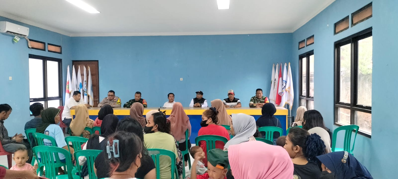 Puluhan Emak-Emak di Kedung Pengawas Geruduk Kantor Desa, Minta Penutupan Angsuran Bank Emok