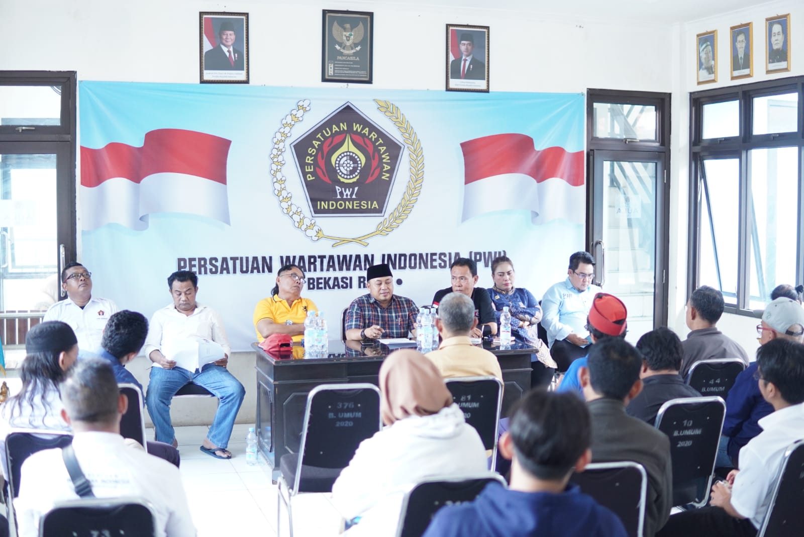 Tingkatkan Kualitas Wartawan, PWI Bekasi Raya Gelar Rapat Kerja Rutin