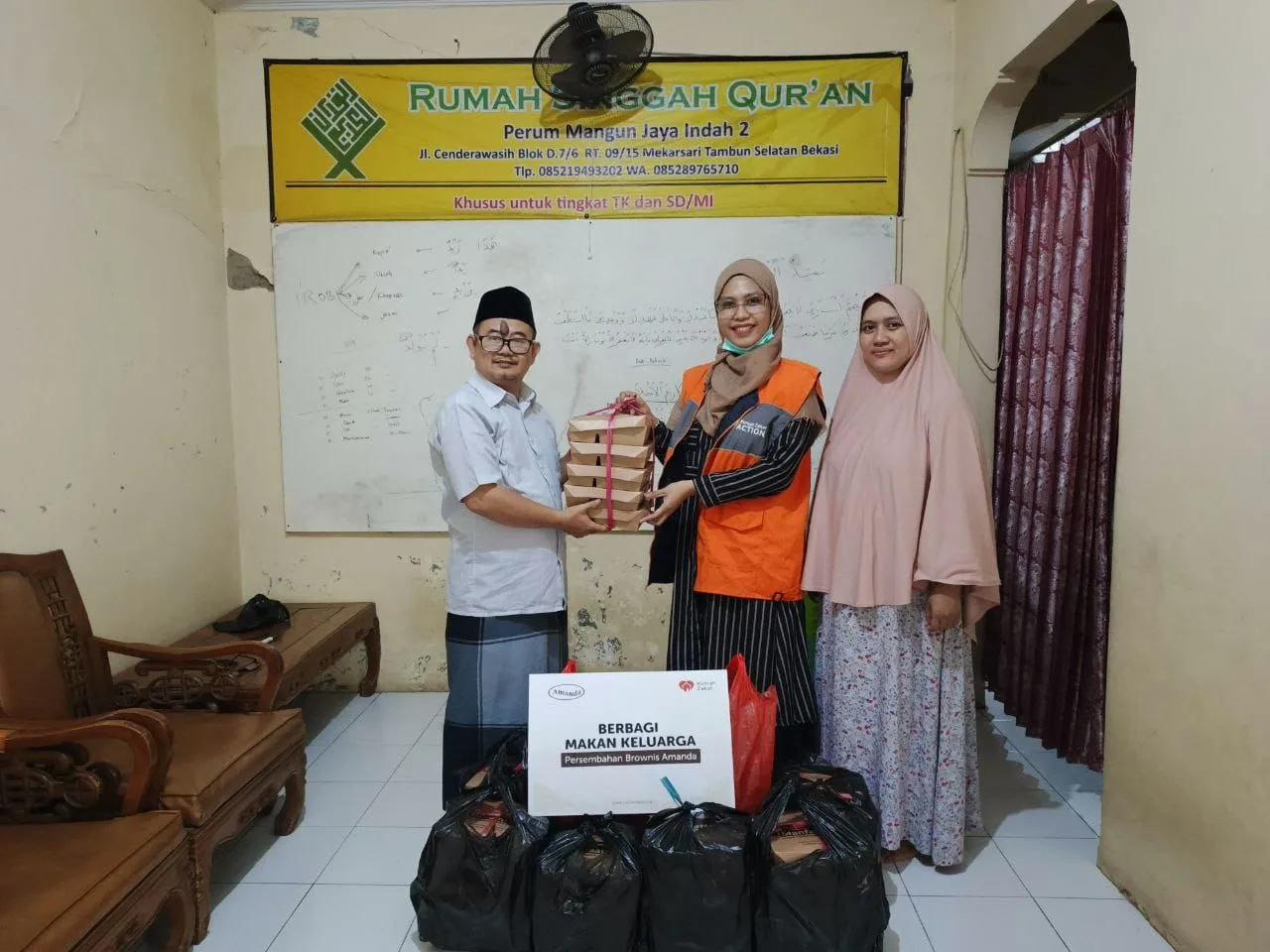 Rumah Zakat Salurkan 50 Paket Bantuan Makanan Keluarga untuk Santri Rumah Singgah Qu'ran