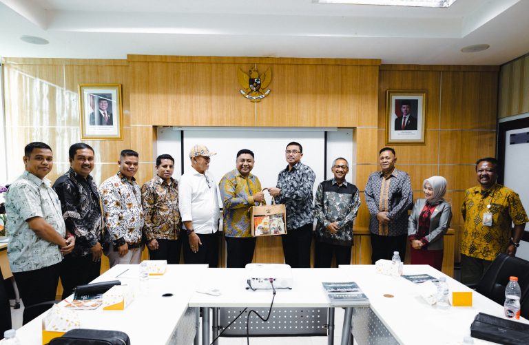 Perumda Tirta Bhagasasi Sambut Rombongan Studi Tiru Dari Buton Tengah 768x501