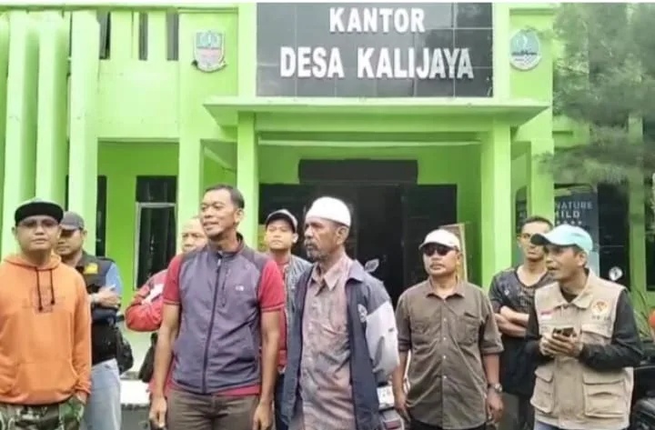 Datangi Kantor Desa Kali Jaya, Warga Perumahan Griya Hasanah Keluhkan Fasilitas Yang Tidak Jelas Dari Developer
