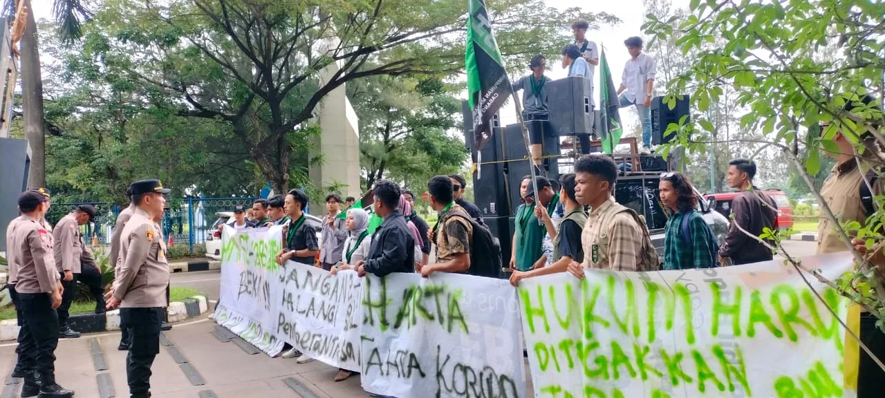 Anggota DPRD Kabupaten Bekasi Diduga Korupsi Rp10 Miliar, HMI Gelar Aksi Demo