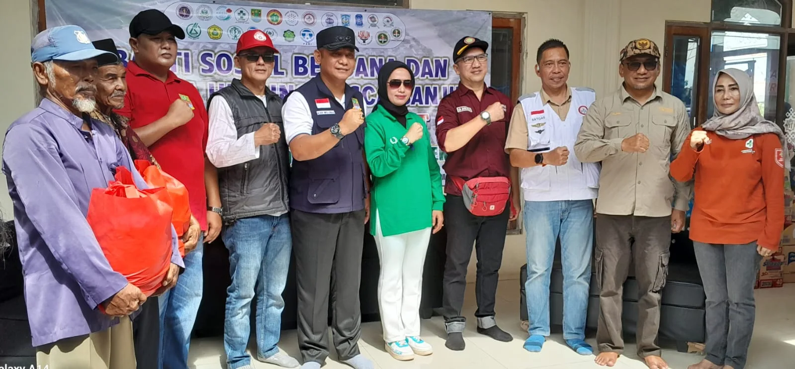 Komunitas Bekasi Sehat Gelar Baksos dan Pengobatan Gratis bagi Korban Banjir di Babelan