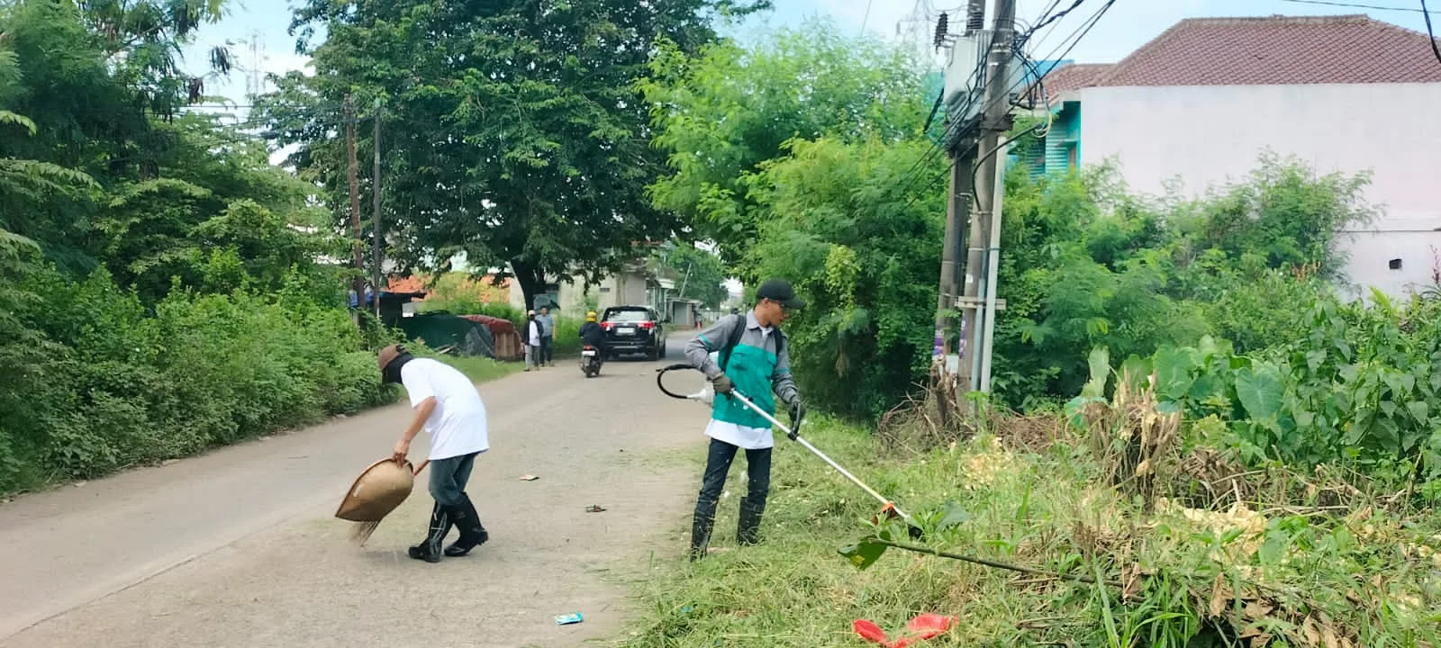 GP Mawar dan Aparatur Desa Pantai Makmur Gelar Kerja Bakti, PLN Nusantara Power Beri Dukungan