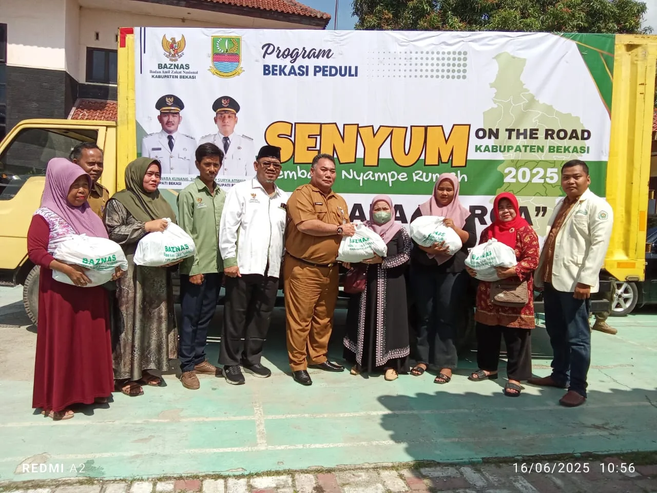BAZNAS Kabupaten Bekasi Kembali Salurkan 450 Paket Sembako Lewat Program “SENYUM” untuk Warga Babelan