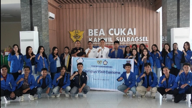 Bea cukai sulawesi bagian selatan perkuat sinergi akademik, mahasiswa feb uki paulus antusias pelajari regulasi kepabeanan