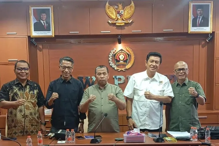 PWI Pusat Gelar Rapat Maraton Penyempurnaan Konstitusi Organisasi, Tetapkan Perubahan PD/PRT Menjadi AD/ART