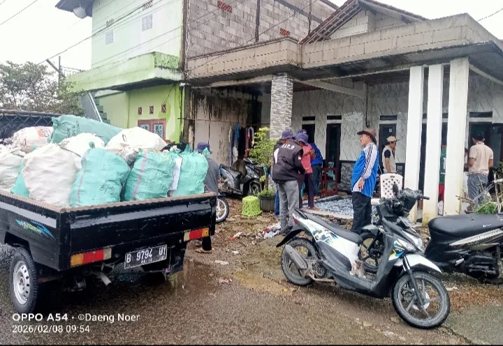 1 Mobil Pick Up Mi Instan Kembali Disalurkan Pemdes Muara Bakti