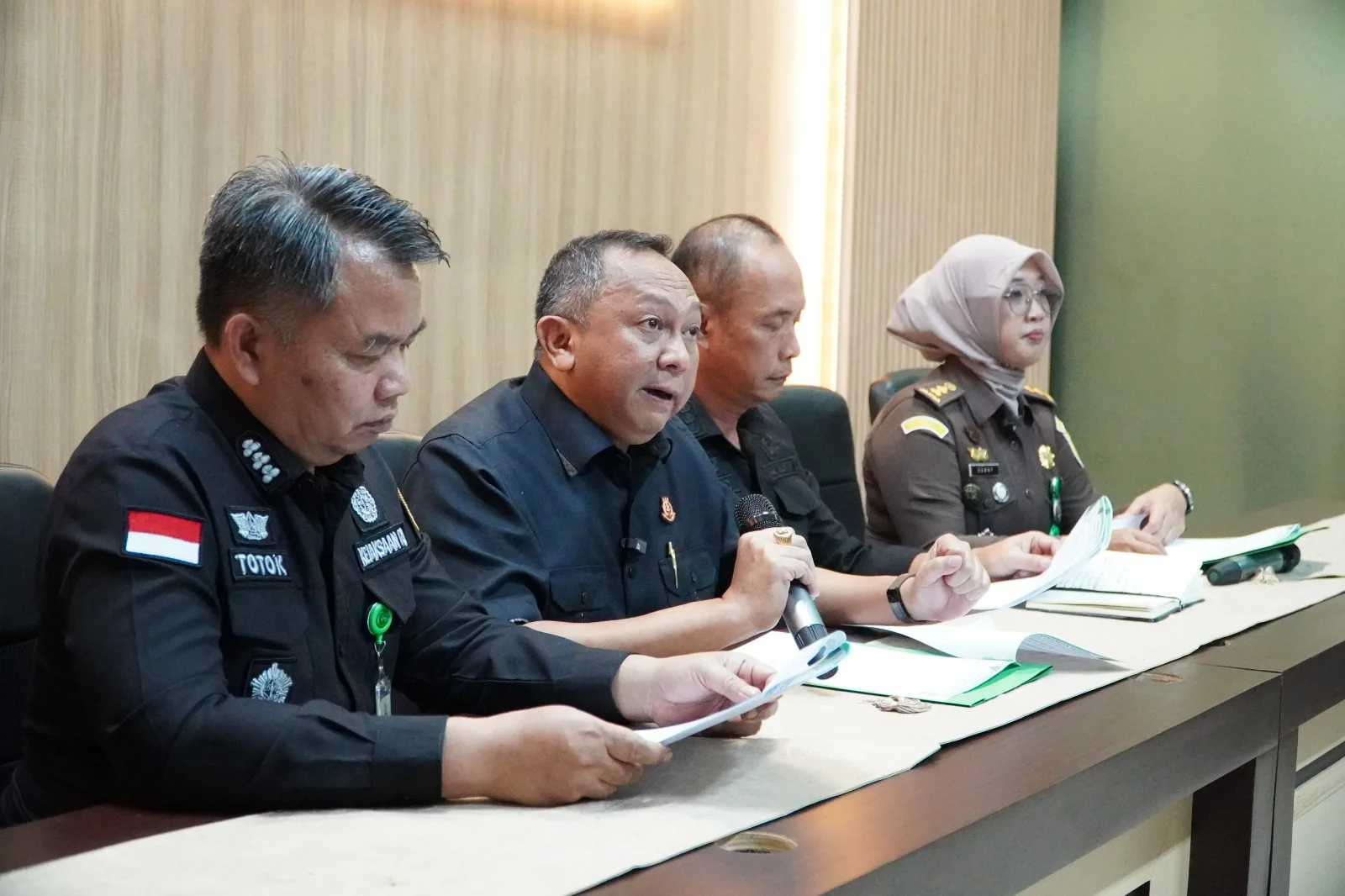 Kejati Sumsel Tahan Lima Tersangka Kasus Korupsi Kredit Bank