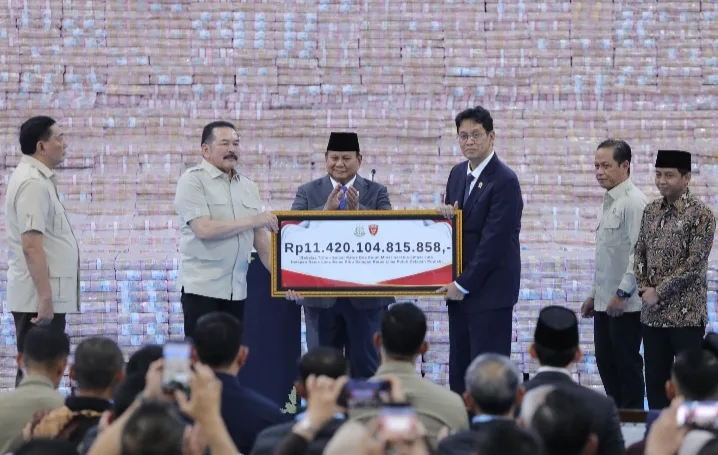 Presiden Prabowo Saksikan Penyerahan Denda dan Penguasaan Kembali Kawasan Hutan Tahap VI