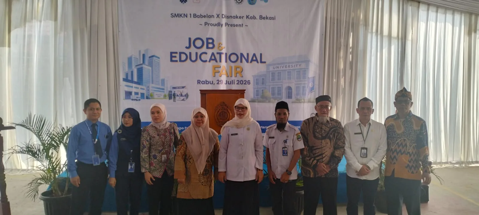 Gandeng Disnaker dan PT Cikarang Listrindo, SMKN 1 Babelan Sukses Gelar Job & Educational Fair 2026