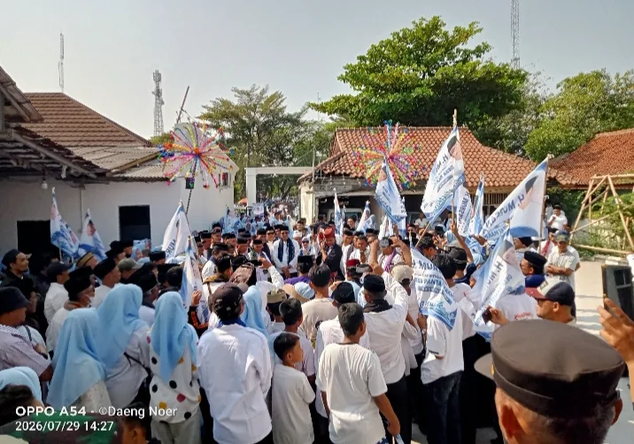 Disambut Palang Pintu, H. Mursan Hamdani Daftarkan Diri Jadi Bacalon Kades Pantai Makmur Periode 2026-2034