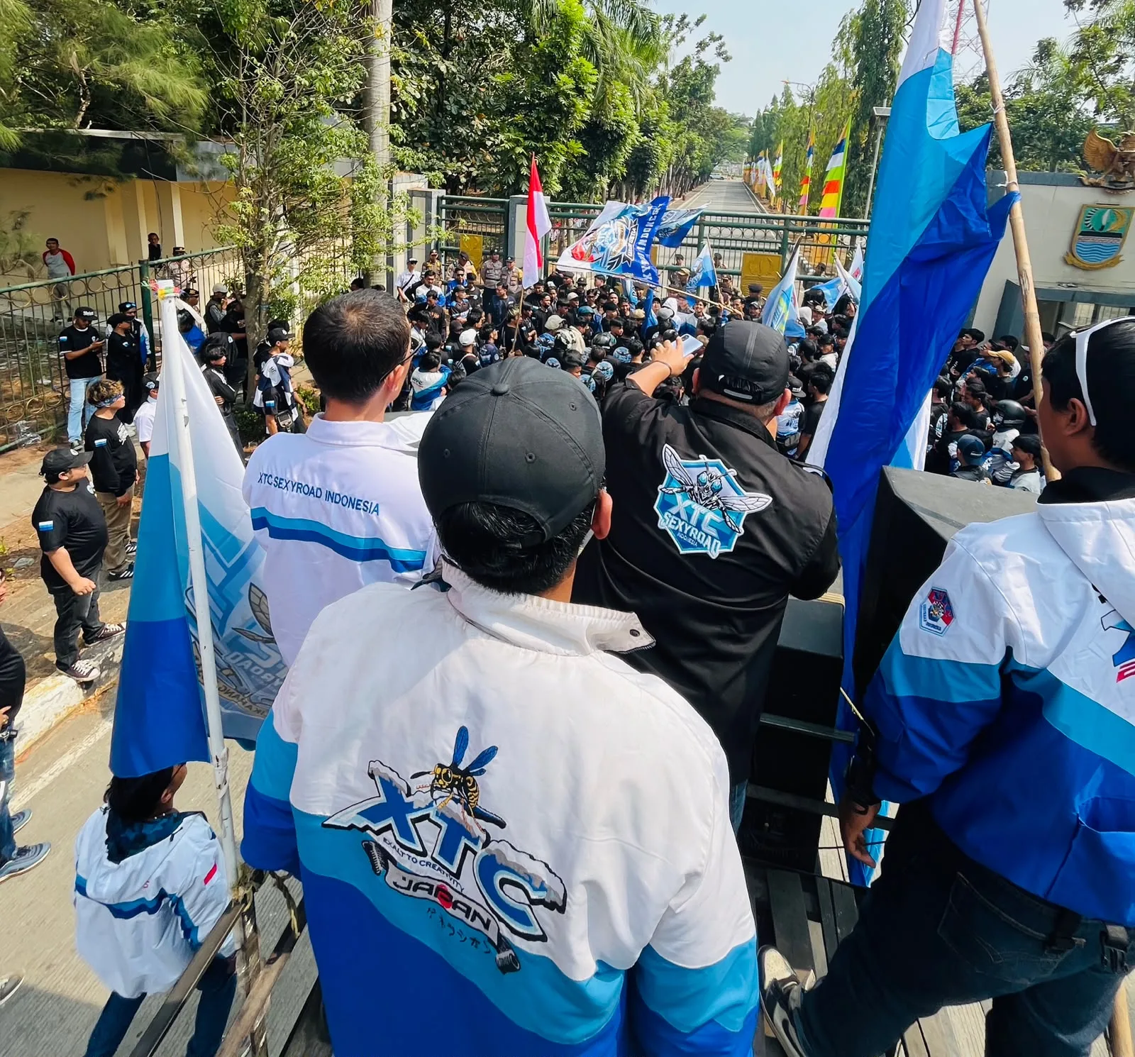 XTC Sexyroad Indonesia DPC Kabupaten Bekasi Gelar Aksi di Depan Pemkab, Soroti Kinerja DLH