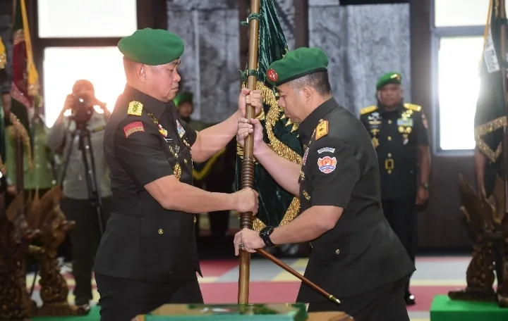 Kasad Pimpin Sertijab Danpuspomad dan Dansecapaad, Tegaskan Penguatan Organisasi TNI AD yang Adaptif dan Profesional