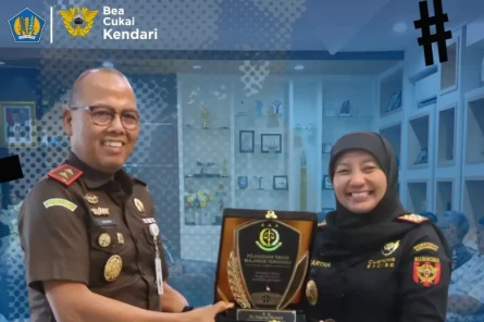 Guna mengamankan penerimaan negara dan memberantas pelanggaran cukai, Kanwil Bea Cukai Sulbagsel dan Kejati Sultra memperkuat sinergi penegakan hukum di Kendari