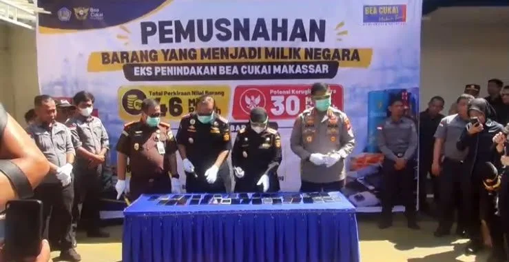Bea Cukai Makassar Musnahkan 28 Juta Batang Rokok Ilegal