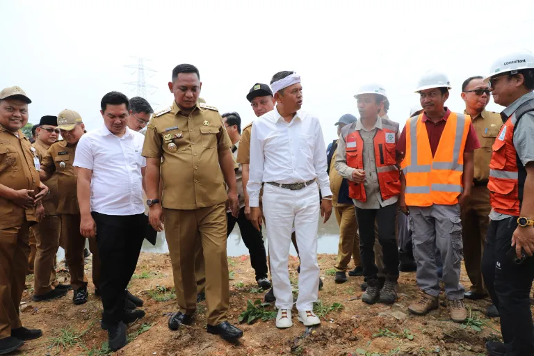 Pemkab Bekasi Genjot Normalisasi Kali CBL Target Rampung Tahun Ini